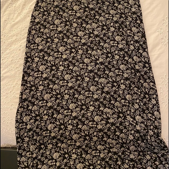 Per Se maxi length knit skirt. - Picture 1 of 4